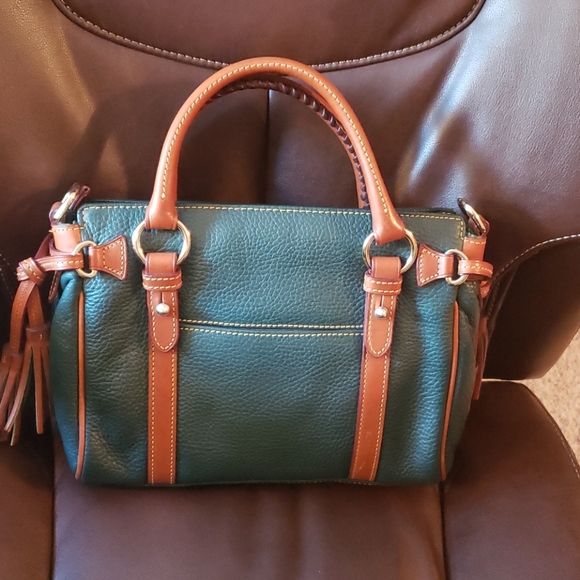 Dooney and Bourke Handbag! - Picture 2 of 4